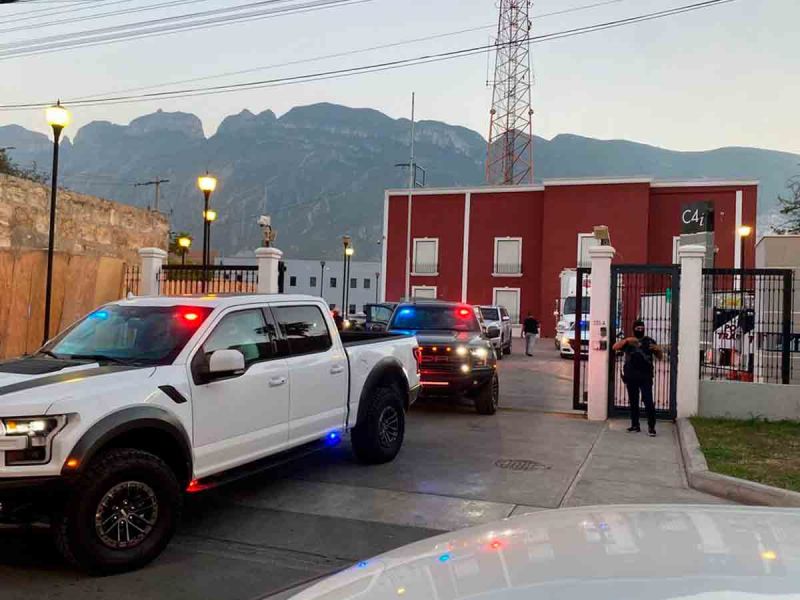 Detienen a 7 policías de San Pedro acusados de secuestro