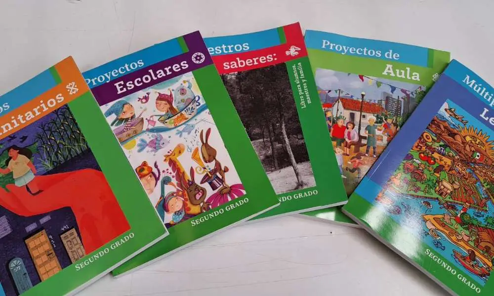 Regresan a clases 7 estados sin libros de la SEP