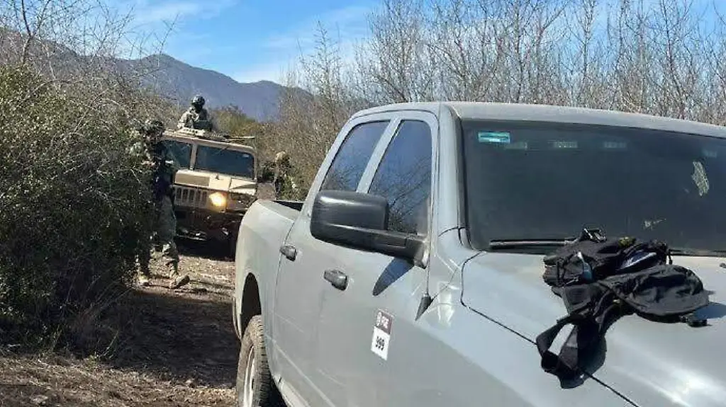 Encuentran a 7 jóvenes sin vida dentro de fosa